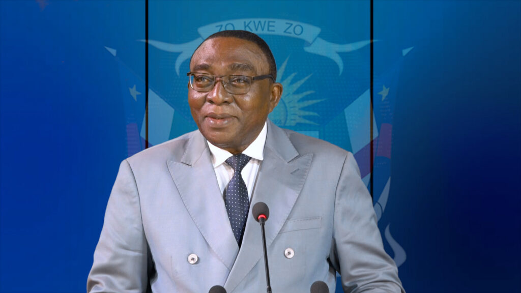 Photo officielle du Ministre de la Communication lors de la déclaration